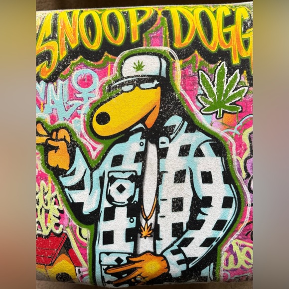 NWOT Snoop Dog Graffic T - Picture 2 of 3
